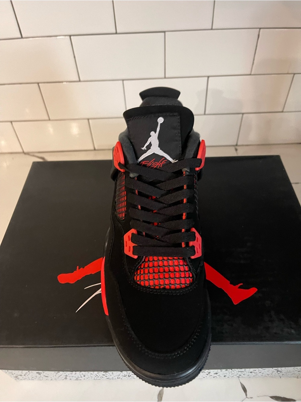 Men’s Retro 4 Red Thunder Size 6.5. - Picture 3 of 8